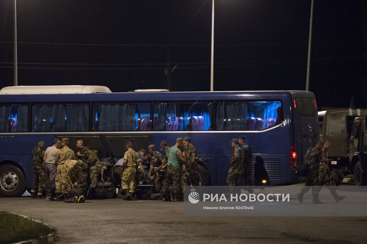 Передача военных украинской стороне на пункте пропуска "Весело-Вознесенка"