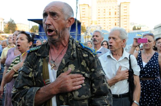 Внеочередное народное вече на площади Независимости в Киеве