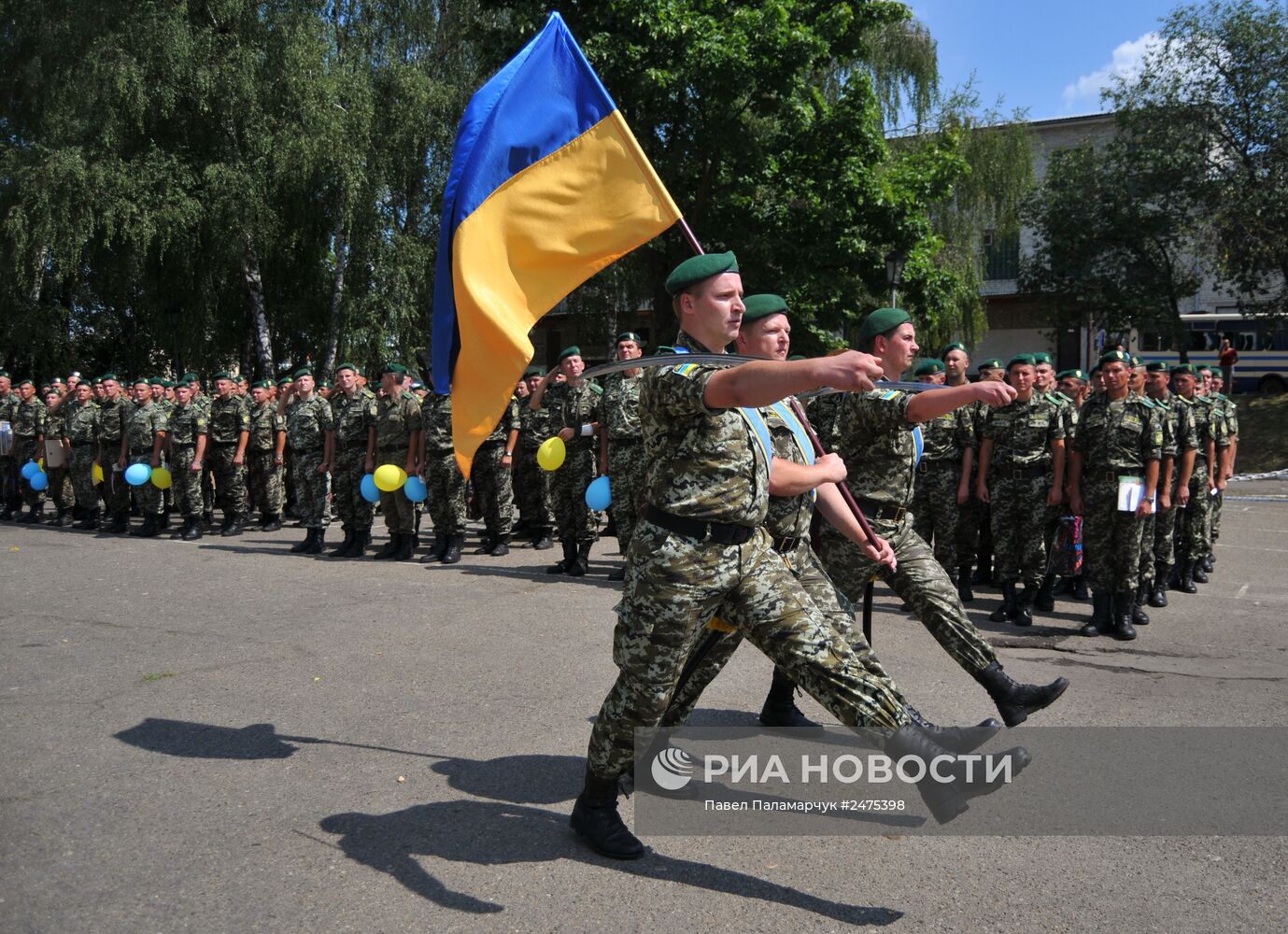 Встреча украинских пограничников, вернувшихся из зоны АТО