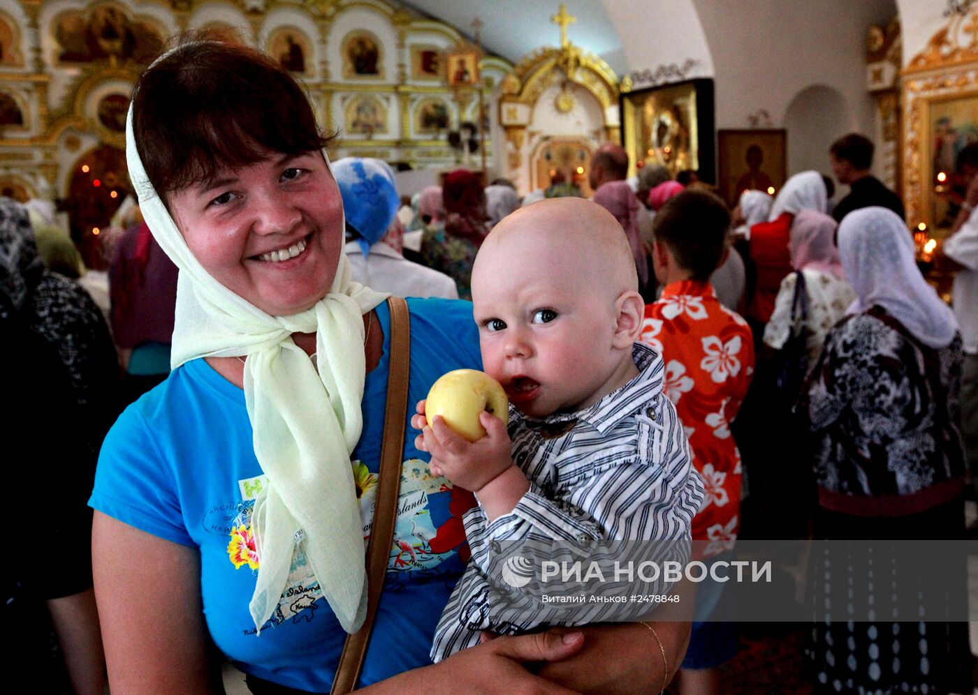 Православные христиане отмечают Яблочный Спас