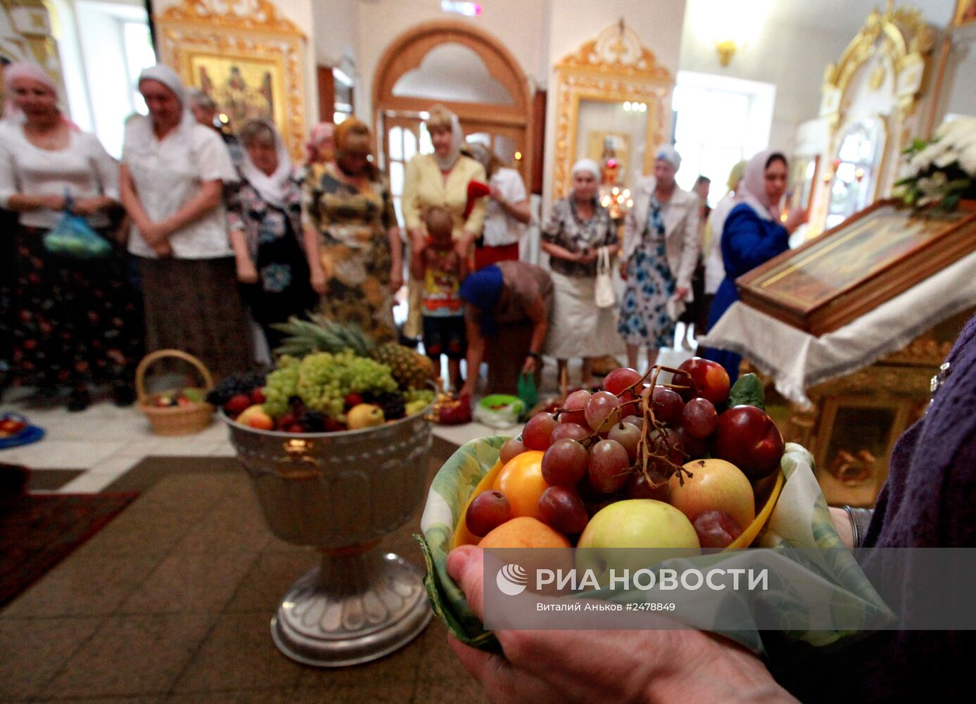 Православные христиане отмечают Яблочный Спас