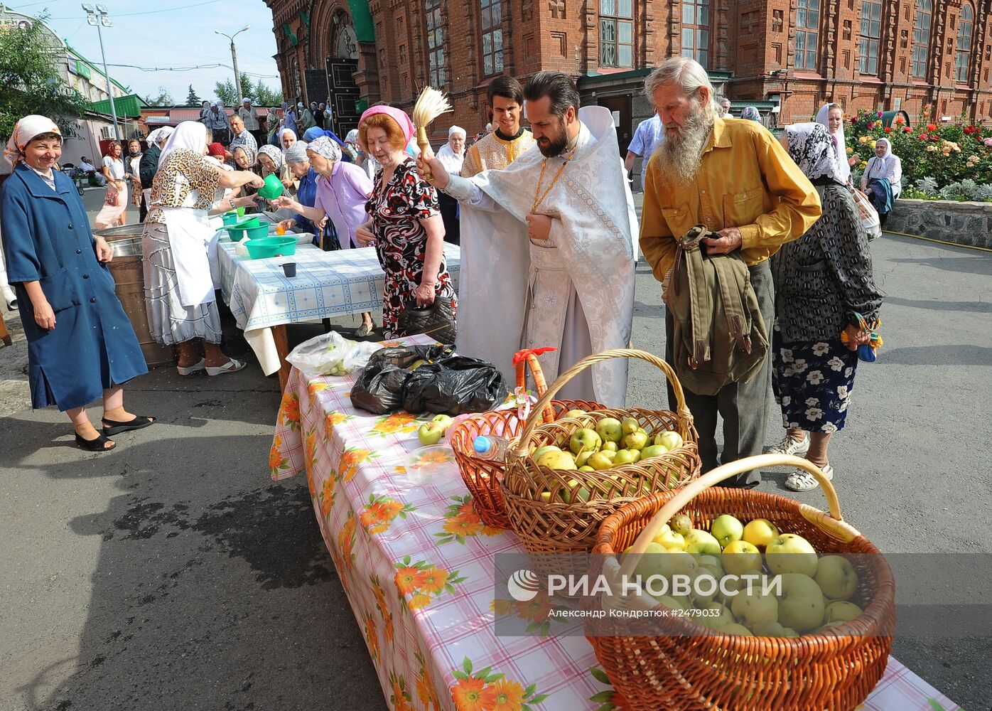 Православные христиане отмечают Яблочный Спас