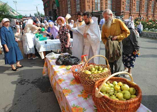 Православные христиане отмечают Яблочный Спас