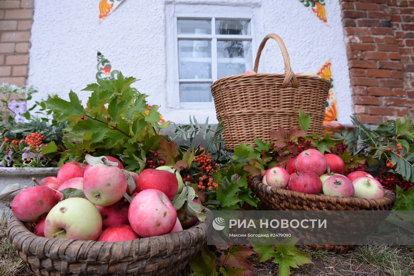 Православные христиане отмечают Яблочный Спас