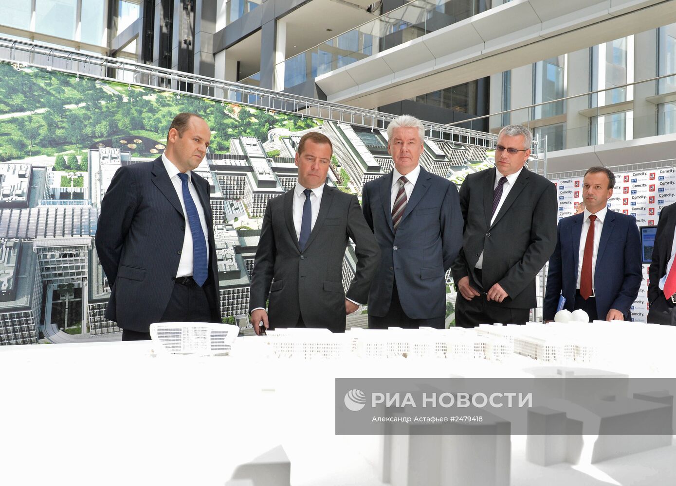 Д.Медведев посетил офисный парк Comcity на территории Новой Москвы
