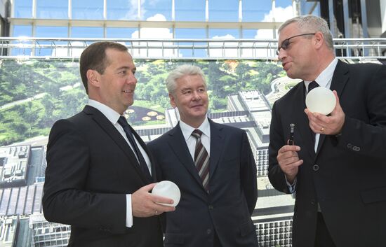 Д.Медведев посетил офисный парк Comcity на территории Новой Москвы