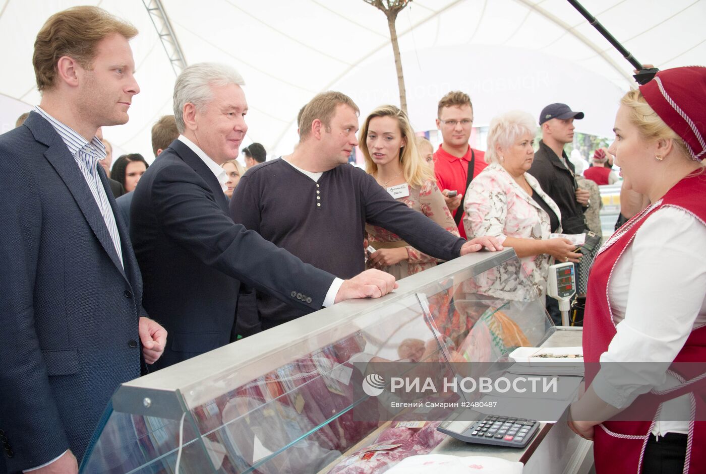 Мэр Москвы Сергей Собянин посетил гастрономический фестиваль "Региональные ярмарки"