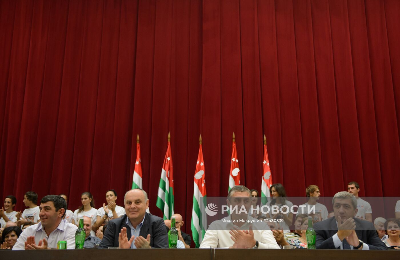 Встреча с избирателями кандидата в президенты Абхазии Аслана Бжания