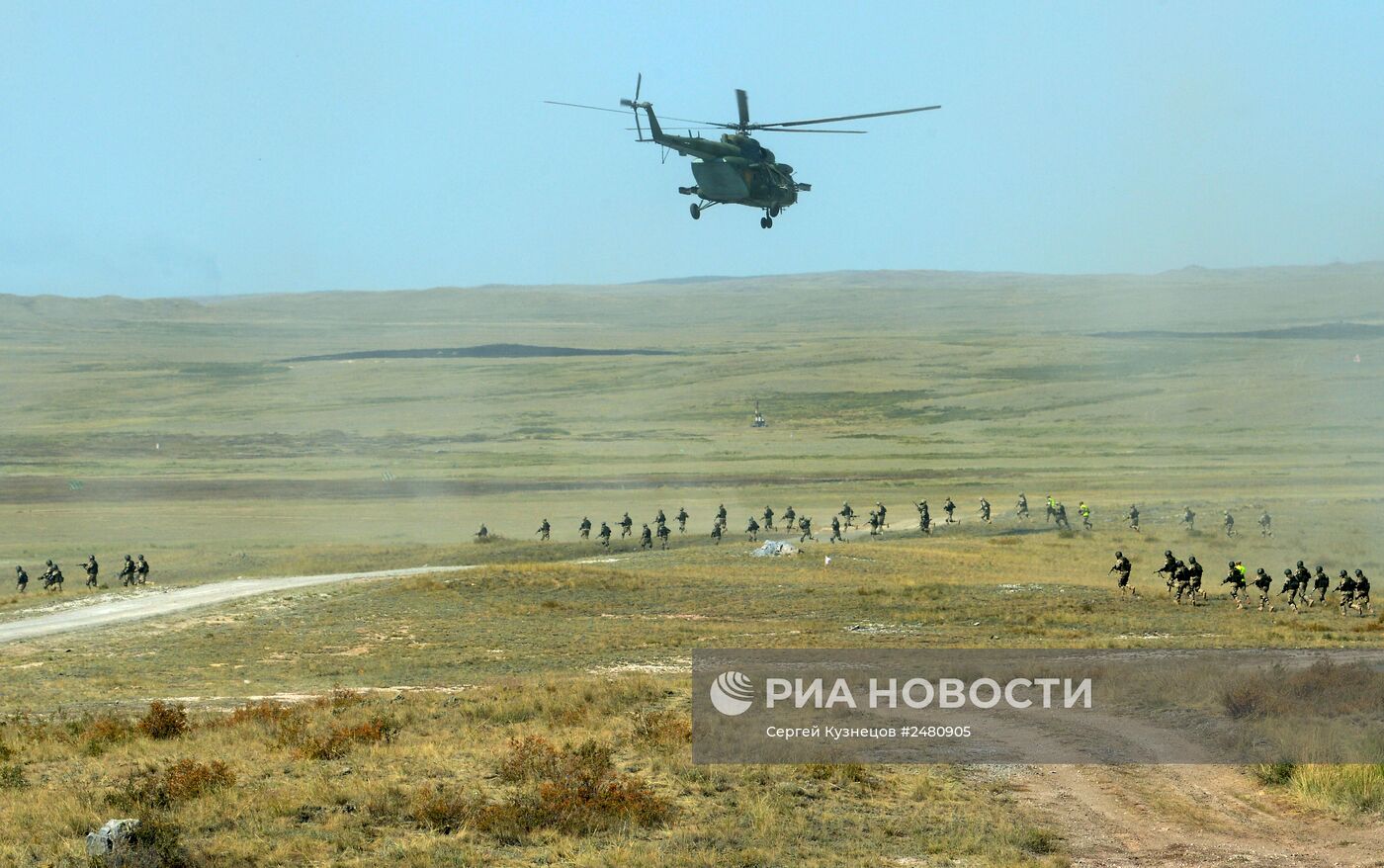 Учения КСОР ОДКБ "Взаимодействие - 2014" в Казахстане