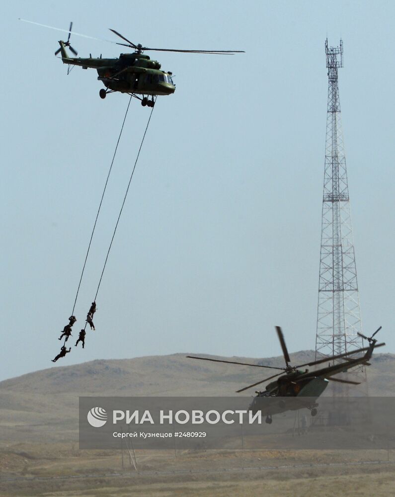 Учения КСОР ОДКБ "Взаимодействие - 2014" в Казахстане
