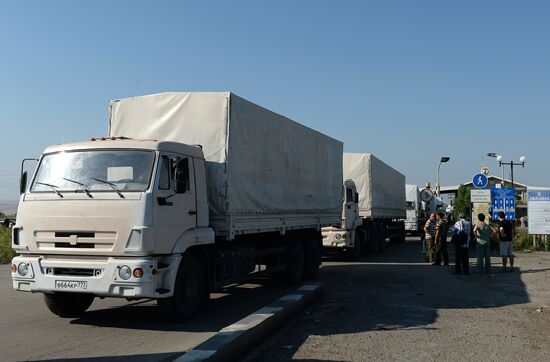 Первые машины из состава гуманитарного конвоя РФ возвращаются в Россию