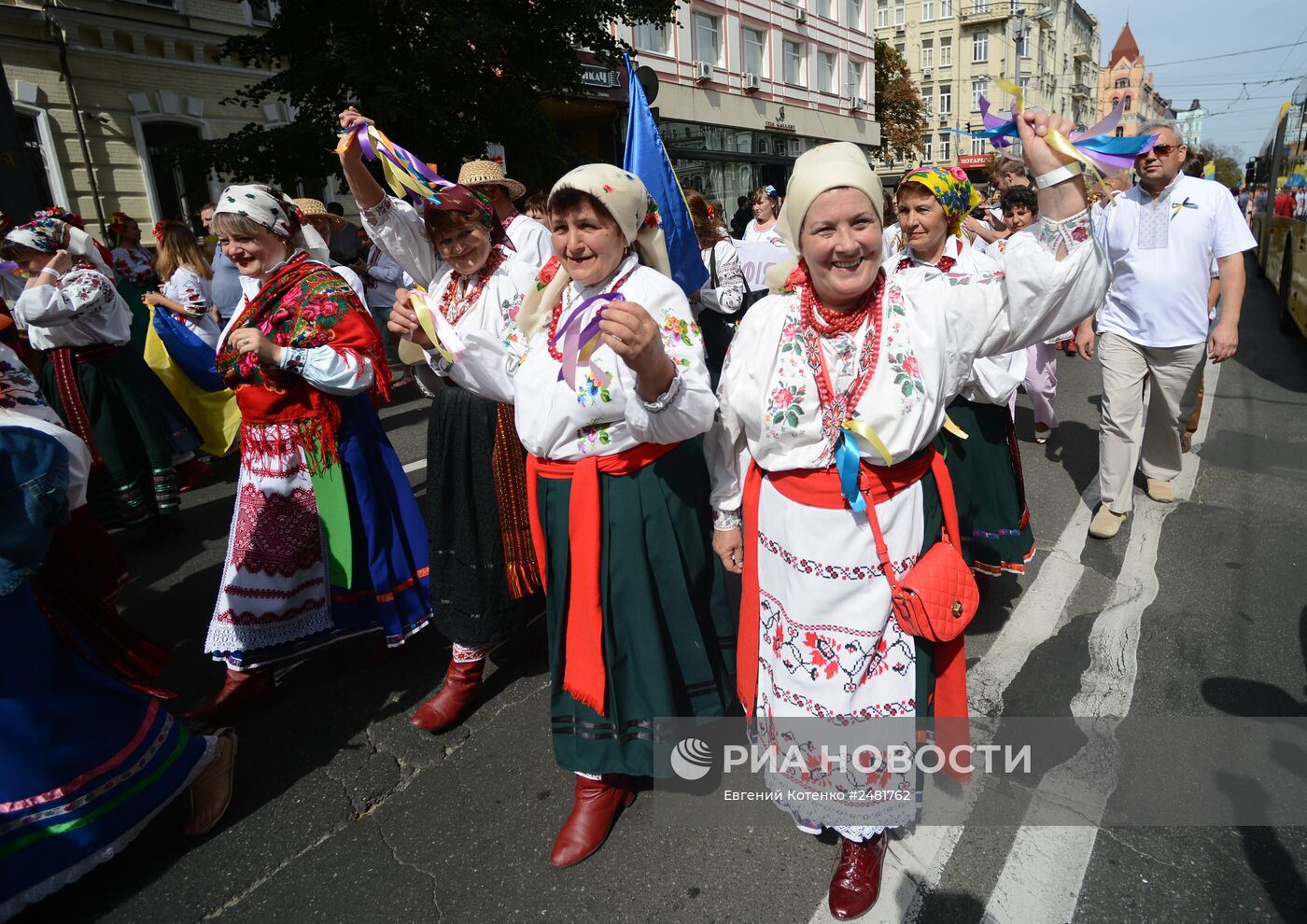 Парад вышиванок-2014 в Киеве