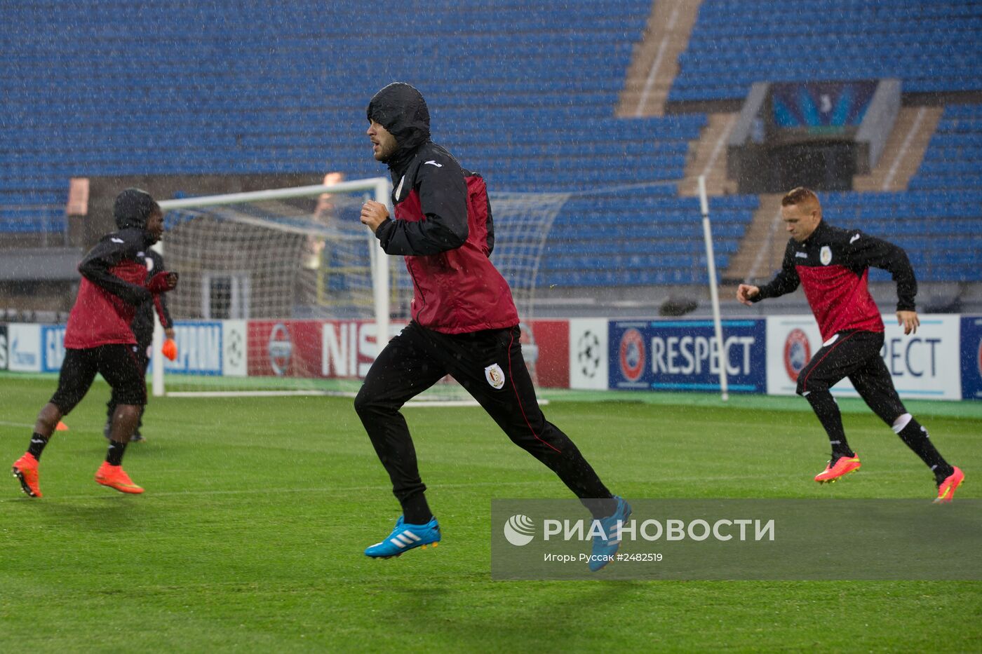 Футбол. Тренировка ФК "Стандард" перед матчем Лиги чемпионов с ФК "Зенит"