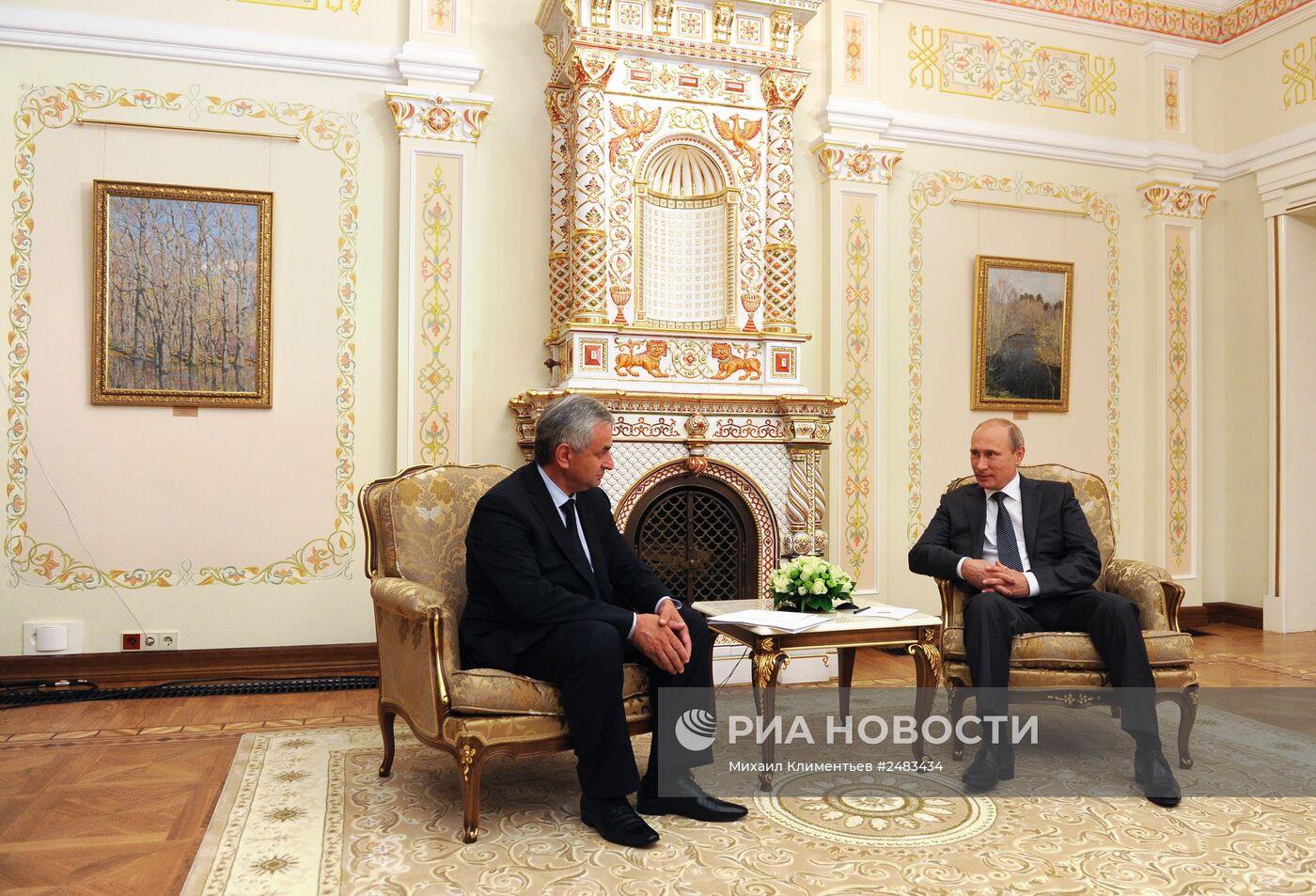В.Путин встретился с новоизбранным президентом Абхазии