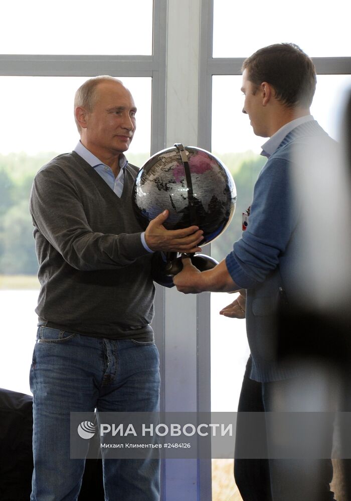 В.Путин посетил молодежный форум "Селигер-2014"