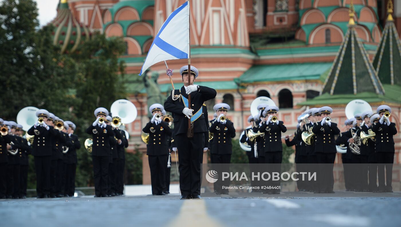 Подготовка к открытию Международного военно-музыкального Фестиваля "Спасская башня"