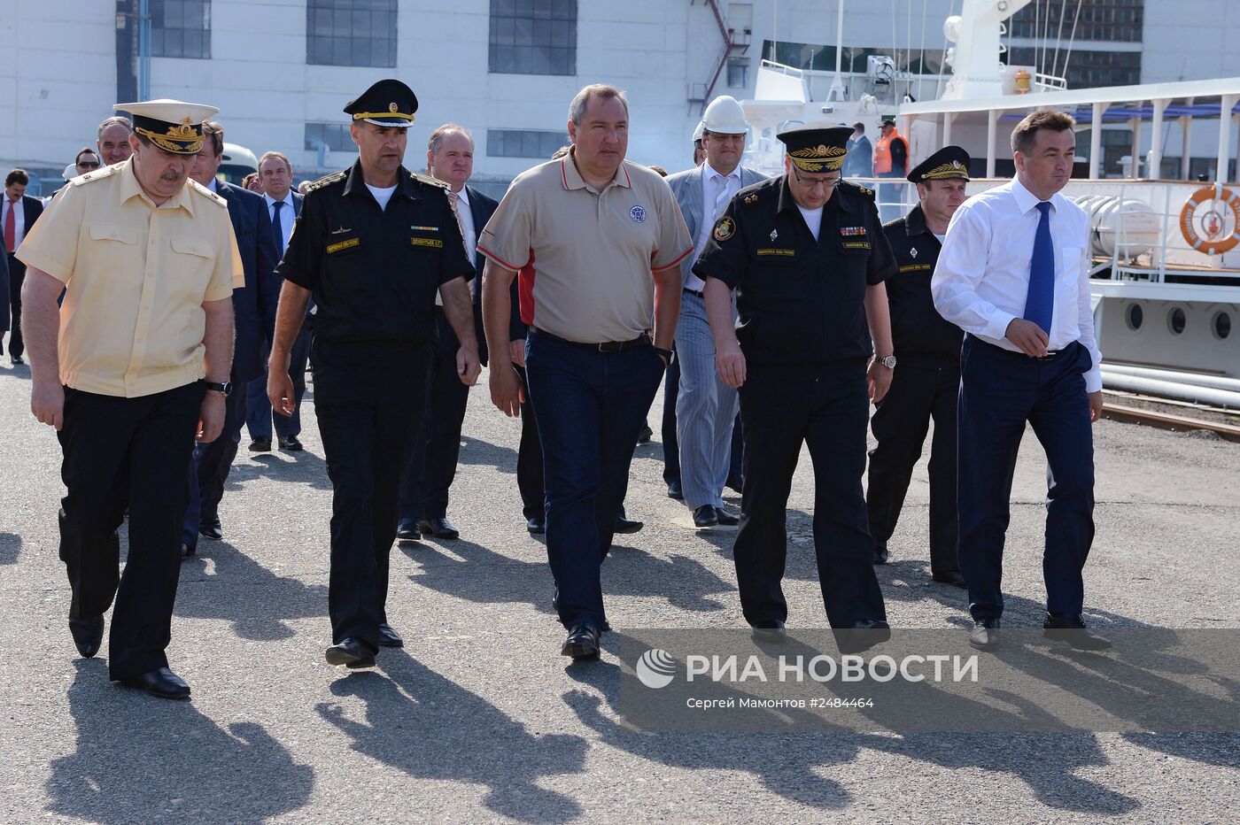 Д.Рогозин посетил ДВЗ "Звезда"