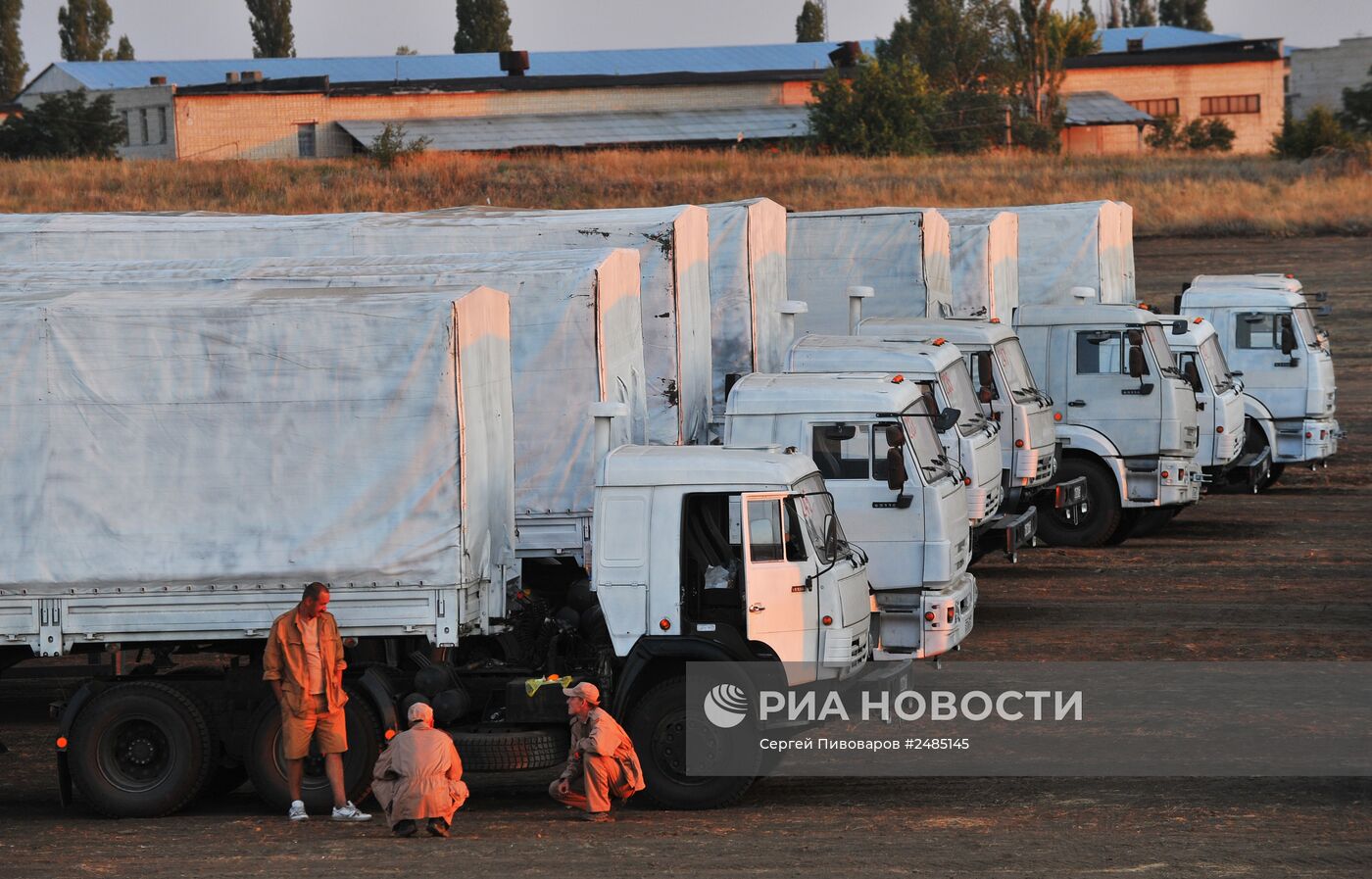 Предположительно вторая колонна с гуманитарным грузом для Украины стоит в Ростовской области