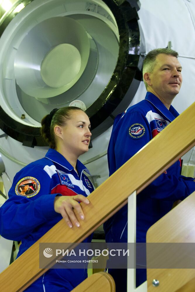 Экзамен основного и дублирующего экипажей "Союз ТМА-14М"