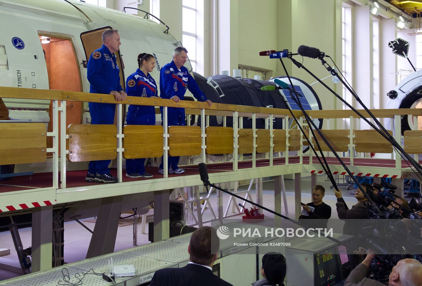 Экзамен основного и дублирующего экипажей "Союз ТМА-14М"