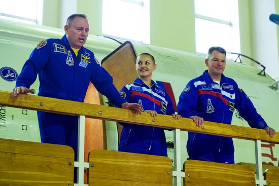 Экзамен основного и дублирующего экипажей "Союз ТМА-14М"