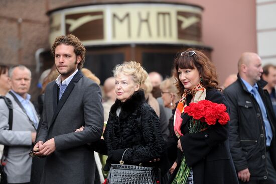 Открытие памятника основателям Московского Художественного театра К.С.Станиславскому и В.И.Немировичу-Данченко