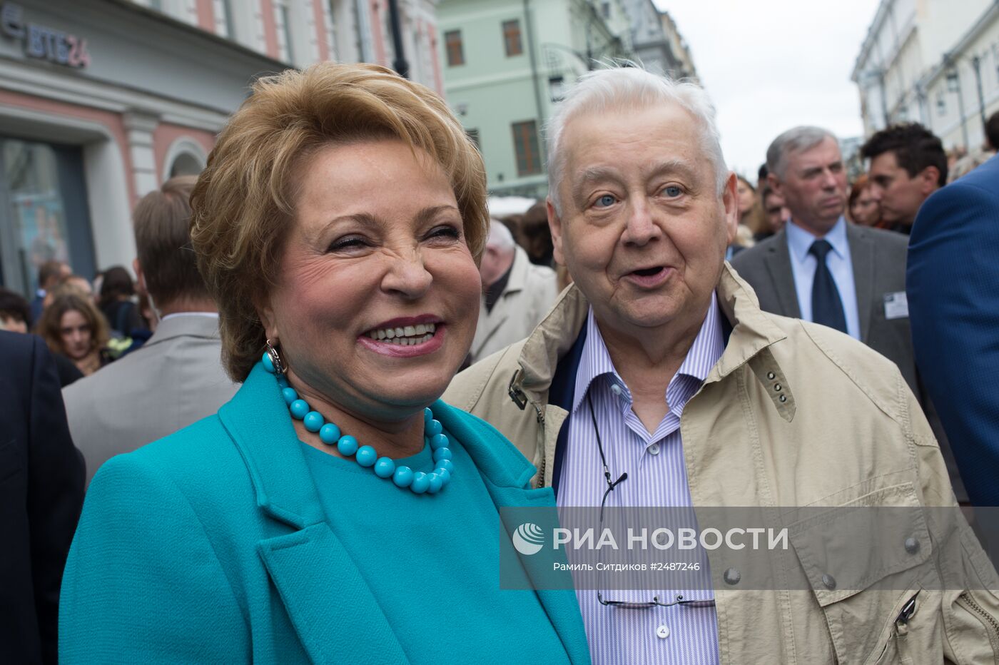 Открытие памятника основателям Московского Художественного театра К.С.Станиславскому и В.И.Немировичу-Данченко