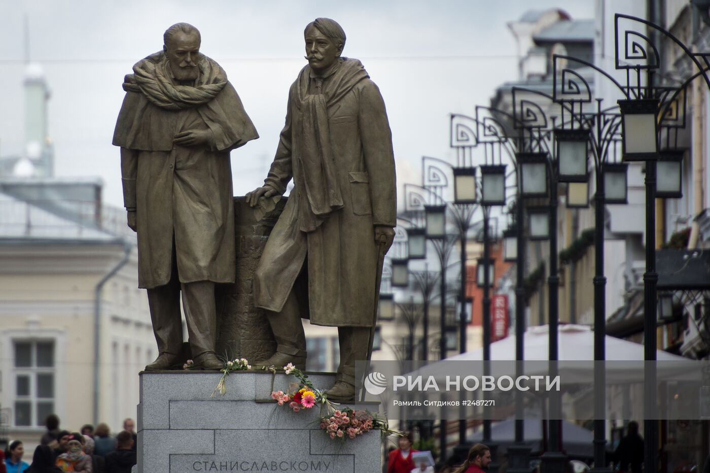 Открытие памятника основателям Московского Художественного театра К.С.Станиславскому и В.И.Немировичу-Данченко