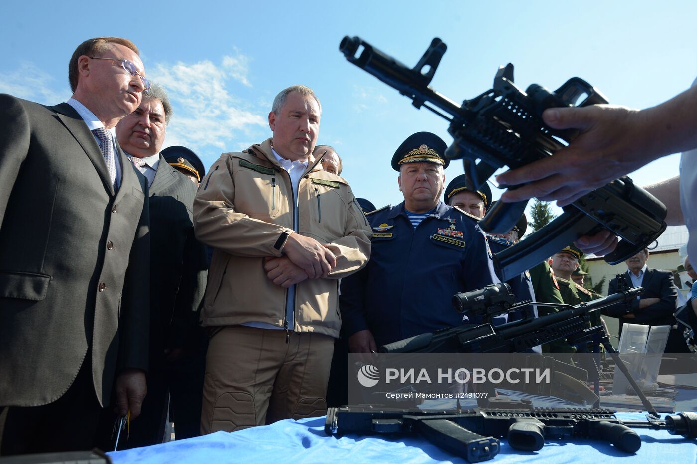 Д.Рогозин посетил Тульскую десантную дивизию