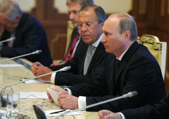 В.Путин принял участие в саммите ШОС
