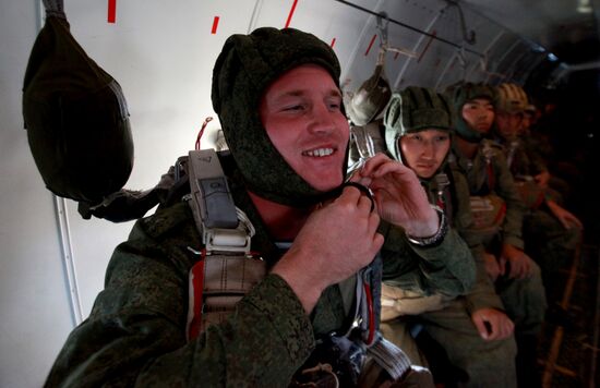 Учения десантно-штурмовой бригады ВДВ в рамках проверки боевой готовности войск ВВО
