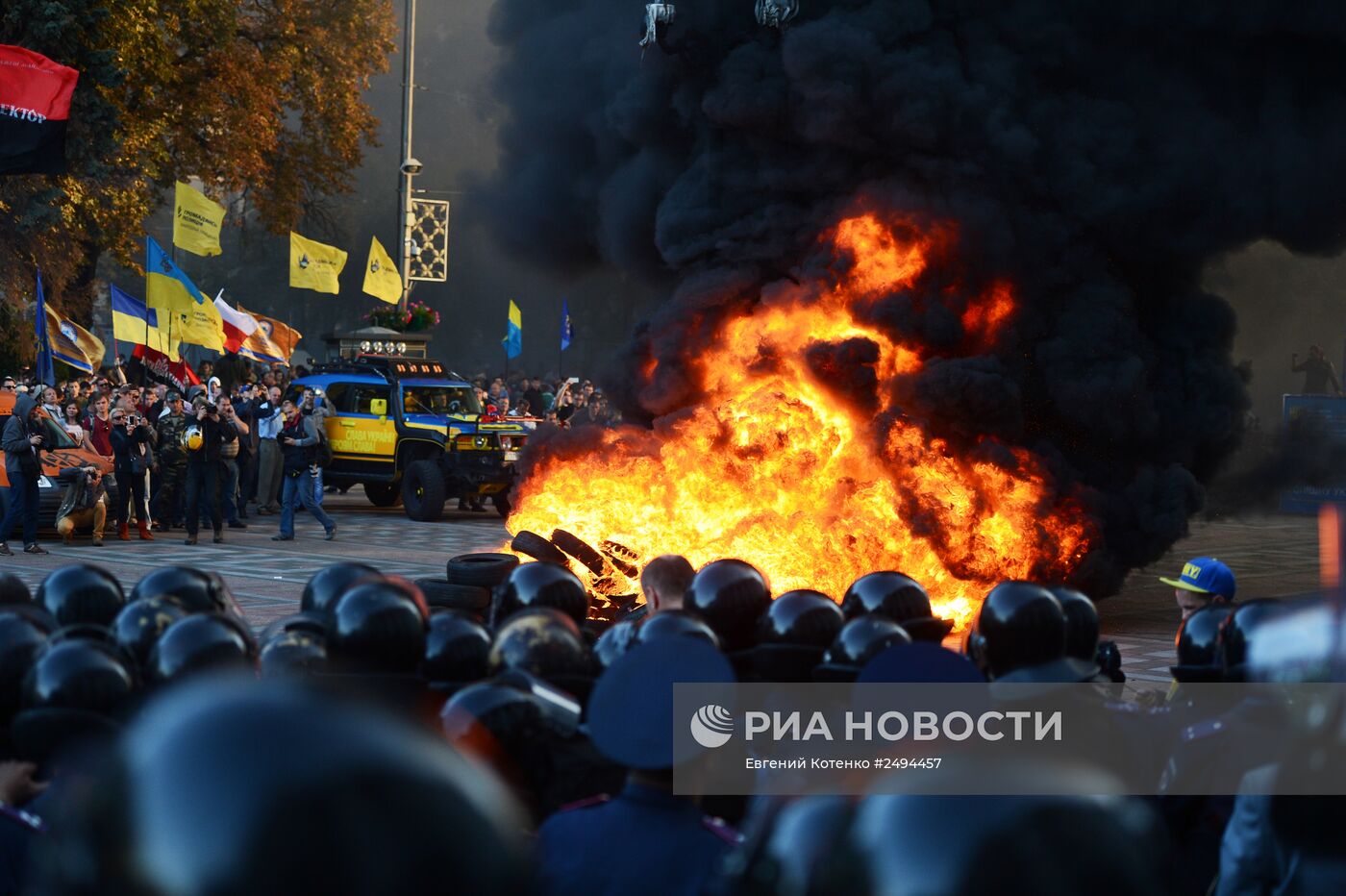 Пикет в поддержку закона о люстрации власти в Киеве