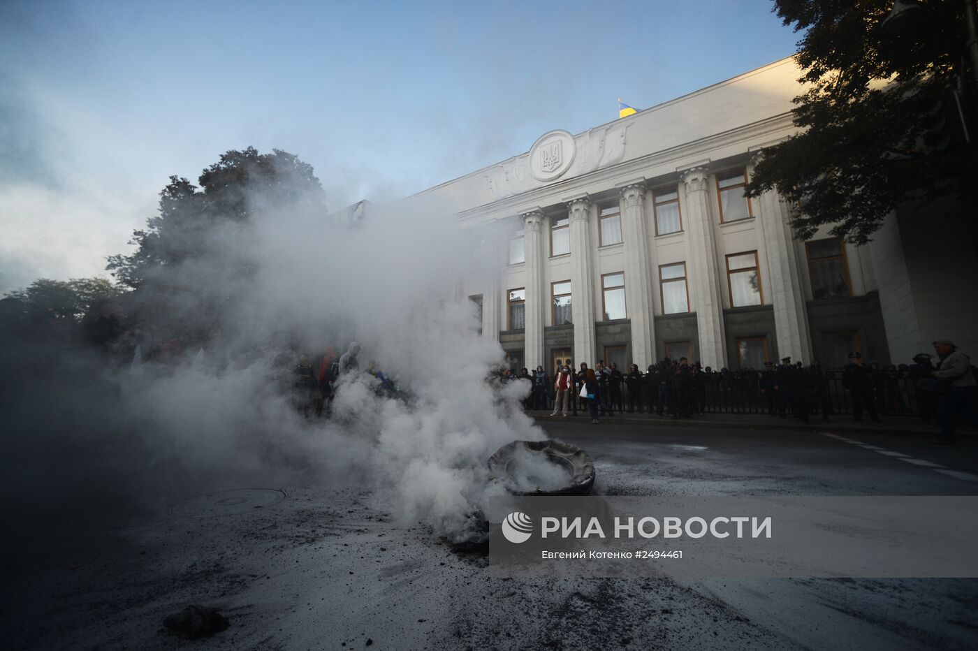 Пикет в поддержку закона о люстрации власти в Киеве