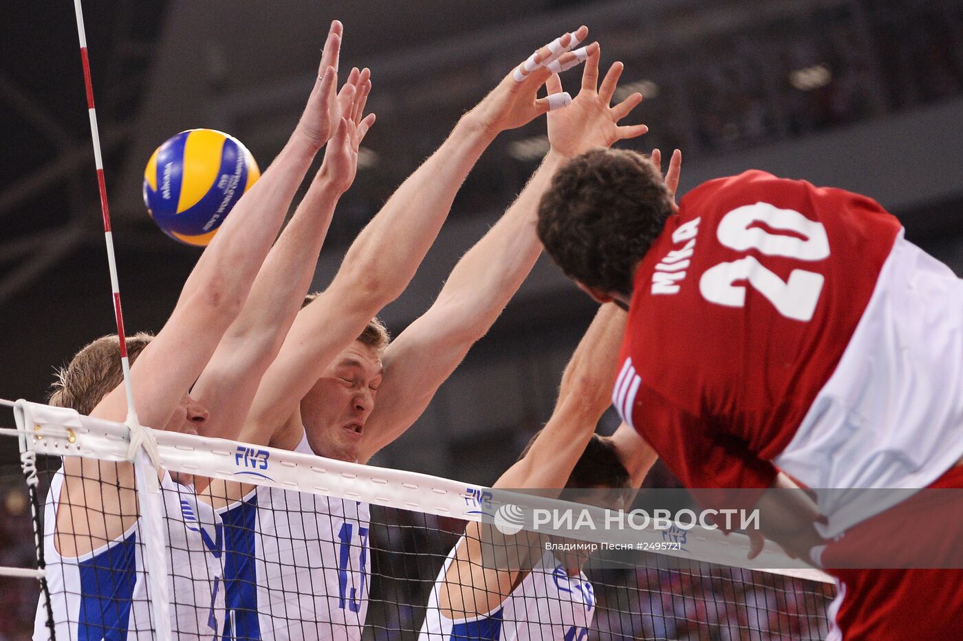 Видео волейбол мужчины. Россия Польша волейбол. Команда волейболистов Словакия. Польская сборная по волейболу.