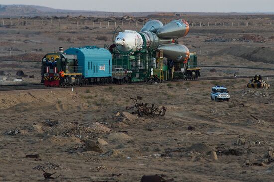 Вывоз космического корабля "Союз ТМА-14М" на старт