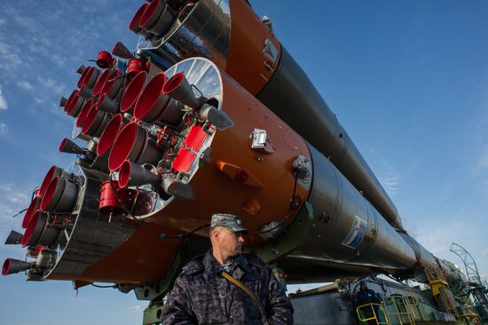 Вывоз космического корабля "Союз ТМА-14М" на старт