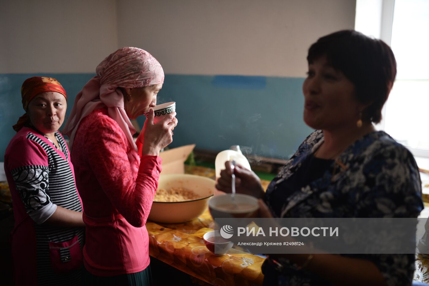 Празднование золотой свадьбы в семье алтайских казахов Дюсенби и Марии Кобдобаевых