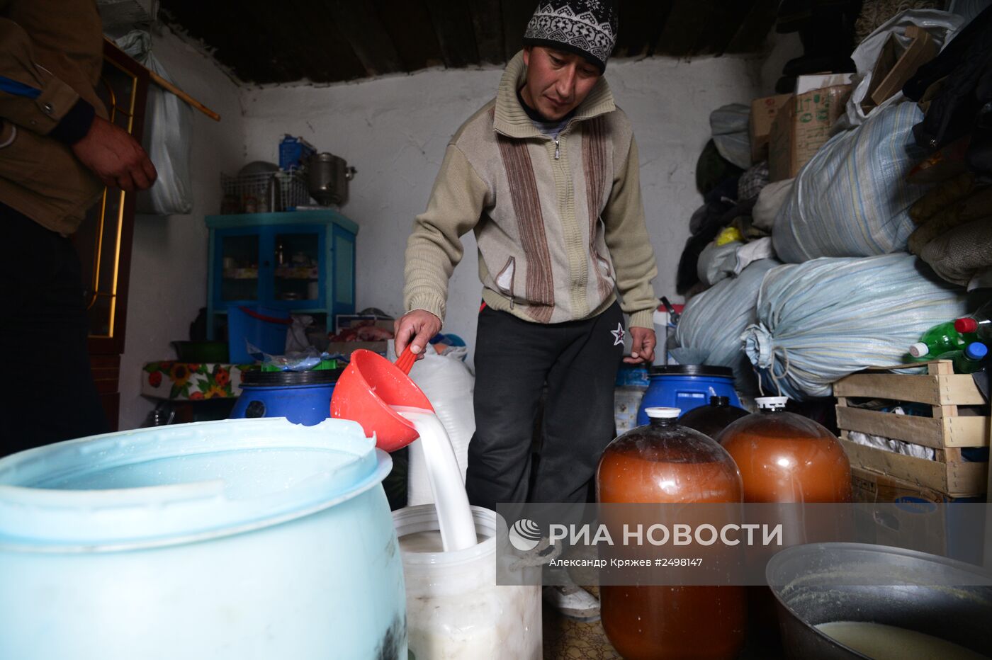 Празднование золотой свадьбы в семье алтайских казахов Дюсенби и Марии Кобдобаевых