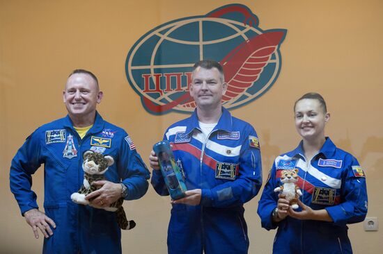 Пресс-конференция экипажа космического корабля "Союз ТМА-14М" на космодроме "Байконур"