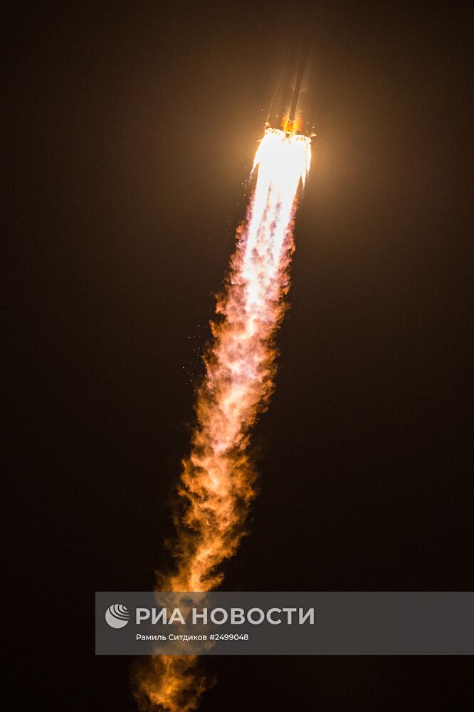 Старт ракеты "Союз ТМА-14М" на космодроме "Байконур"