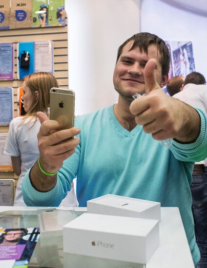 Старт продаж iPhone 6 и iPhone 6 plus в России