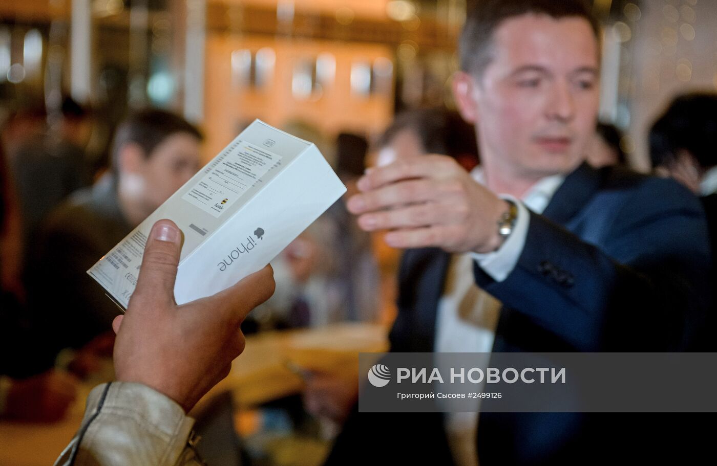 Старт продаж iPhone 6 и iPhone 6 plus в России