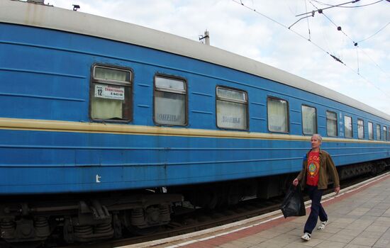 Восстановлено движение пассажирских поездов между Донецком и Севастополем