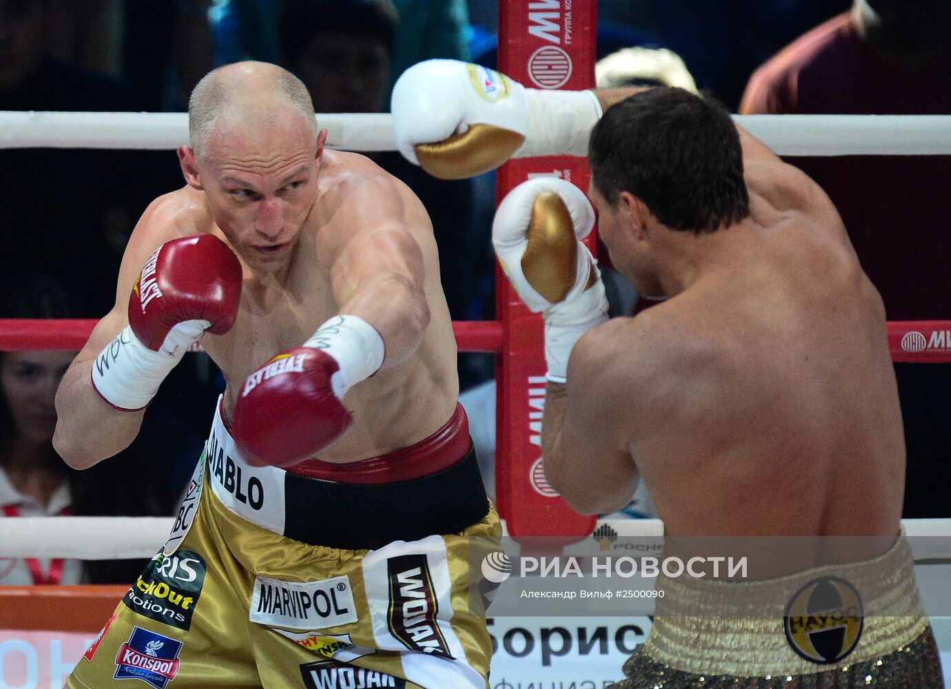 Бокс. Поединки за звания чемпионов по версии WBA и WBC