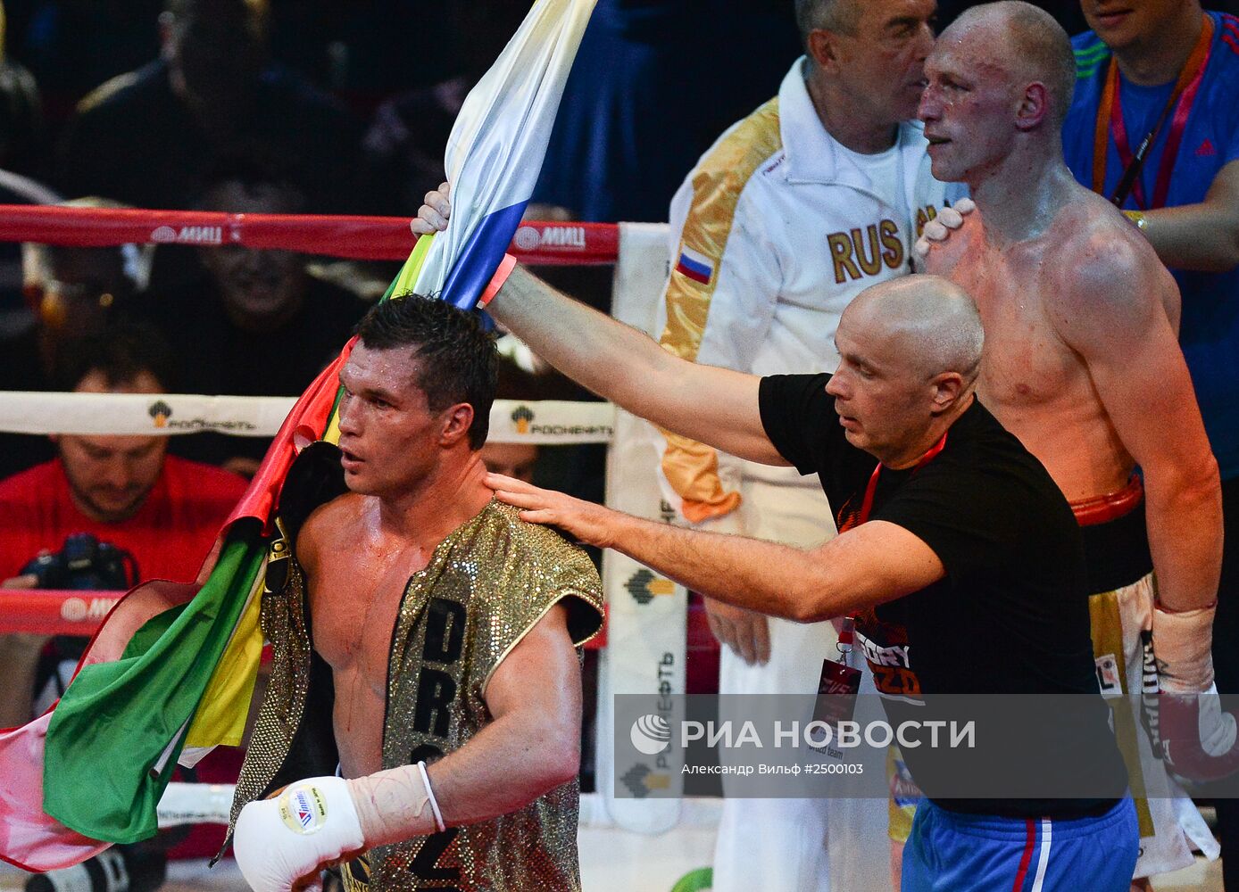 Бокс. Поединки за звания чемпионов по версии WBA и WBC