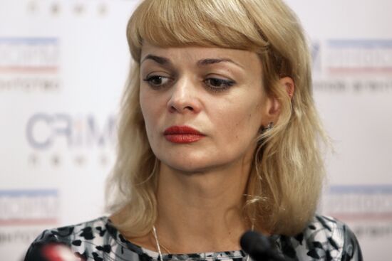 Пресс-конференция журналистки Анны Моховой, освобожденной из украинского плена