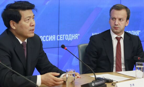 Видеомост Москва - Пекин на тему: "Приоритеты российско-китайского партнерства в сфере инноваций"