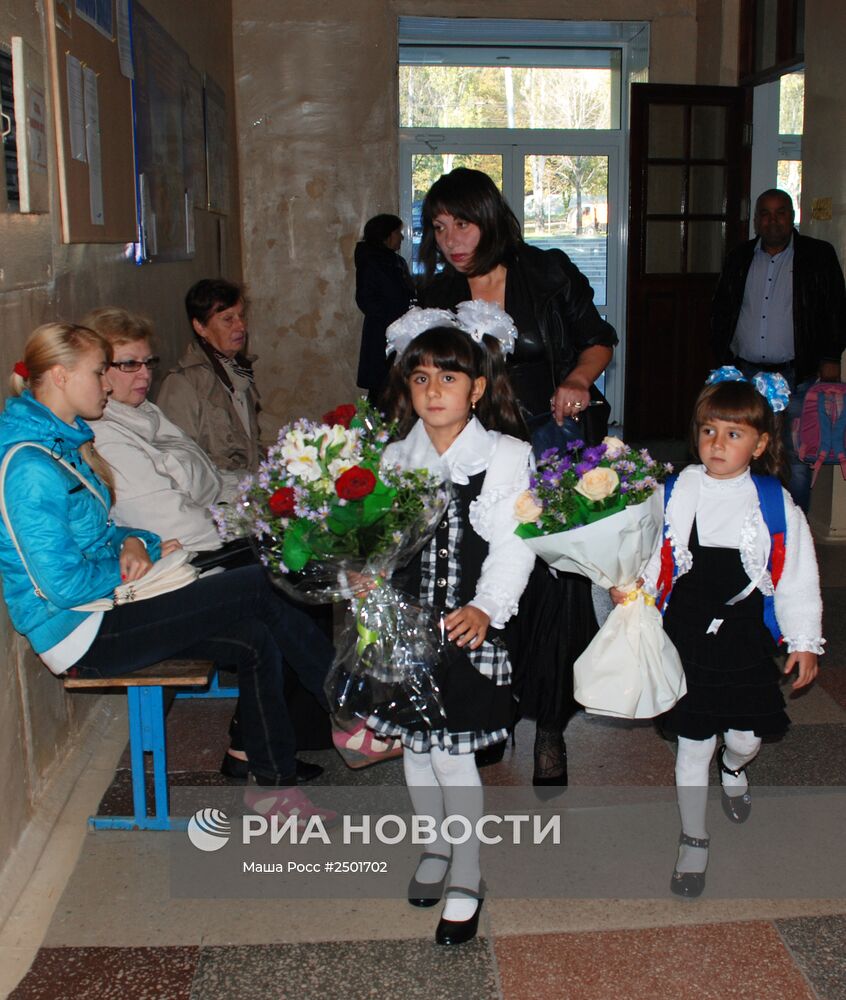 Начало учебного года в школах Донецка