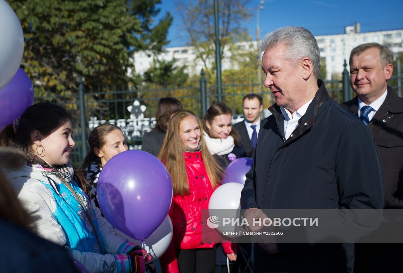 С.Собянин осмотрел благоустроенный парк "Сиреневый сад"