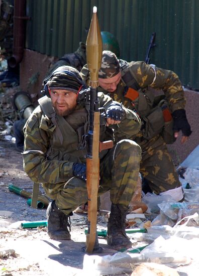 Бои в районе аэропорта города Донецка